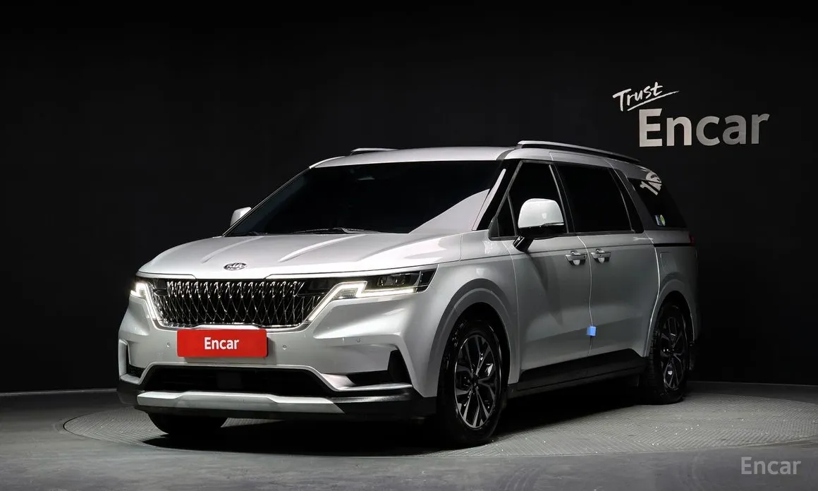 Фото 1 - Kia Carnival