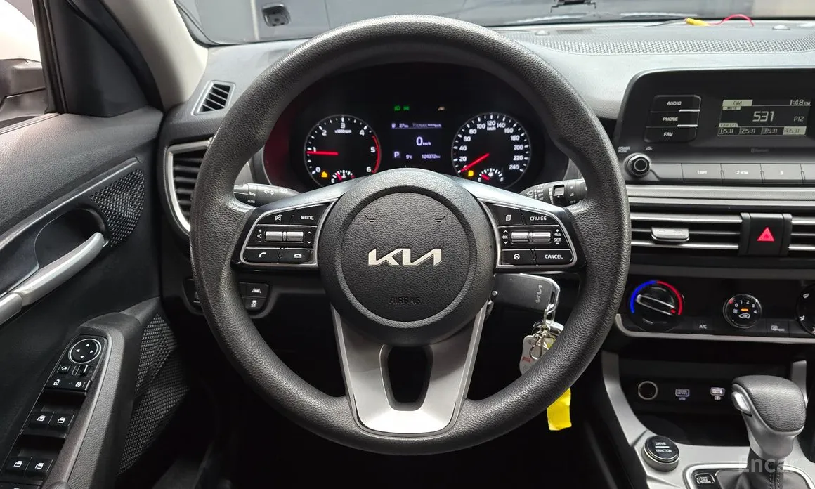 Фото 13 - Kia Seltos