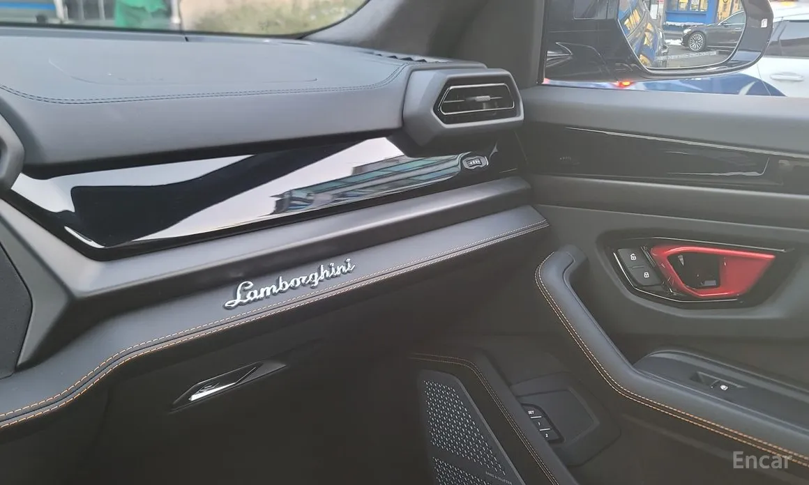 Фото 10 - Lamborghini Urus