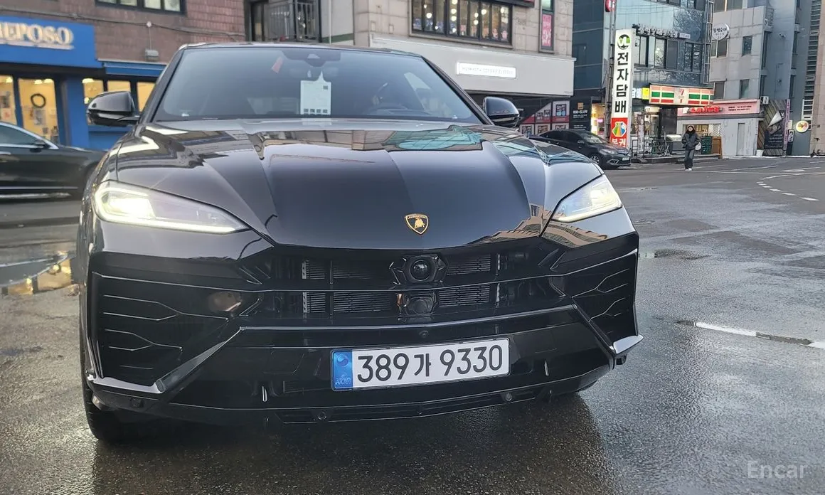 Фото 3 - Lamborghini Urus