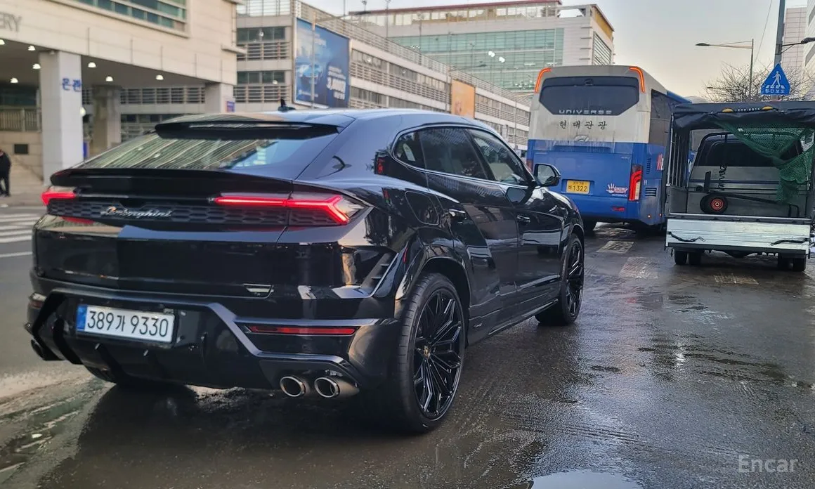 Фото 5 - Lamborghini Urus