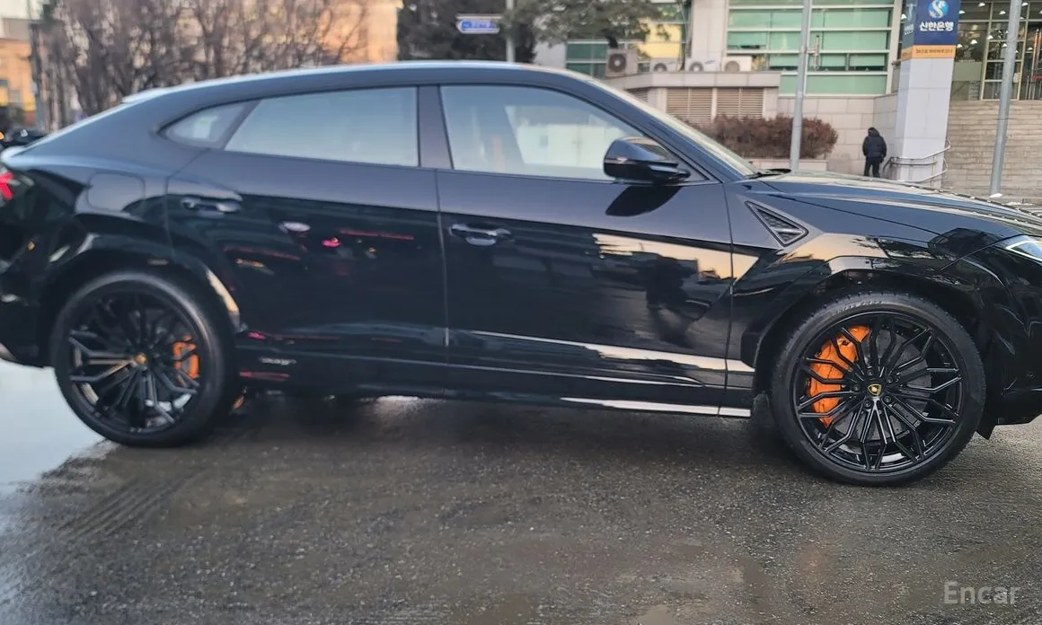 Фото 6 - Lamborghini Urus