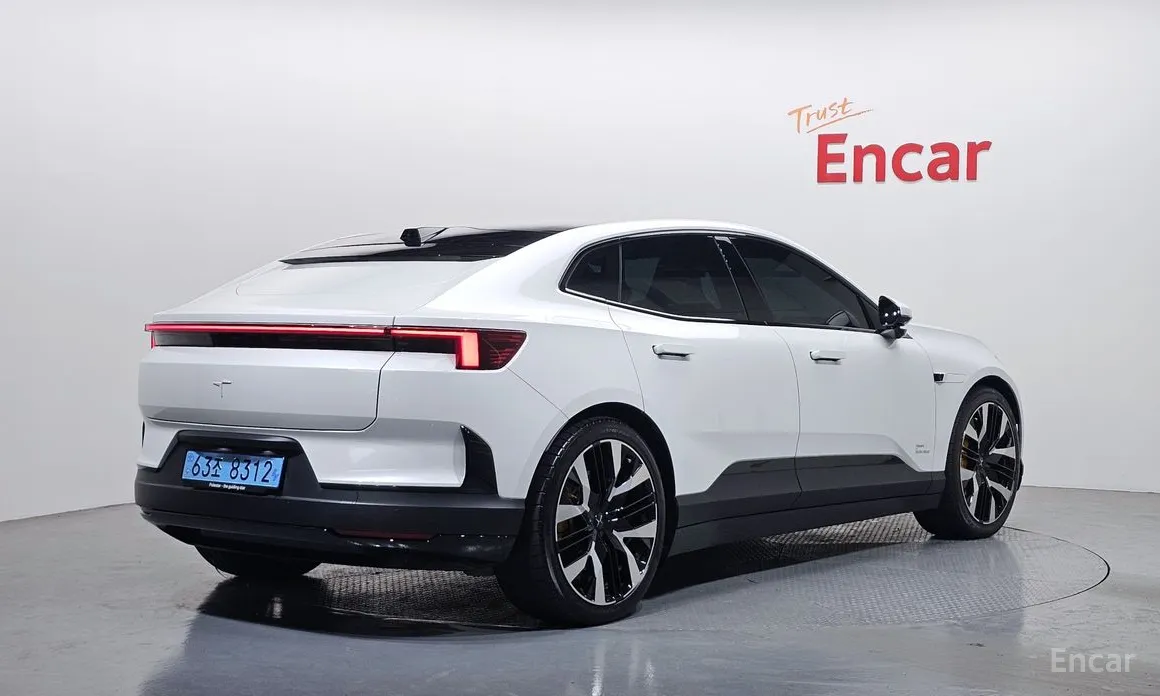 Фото 2 - Polestar 4