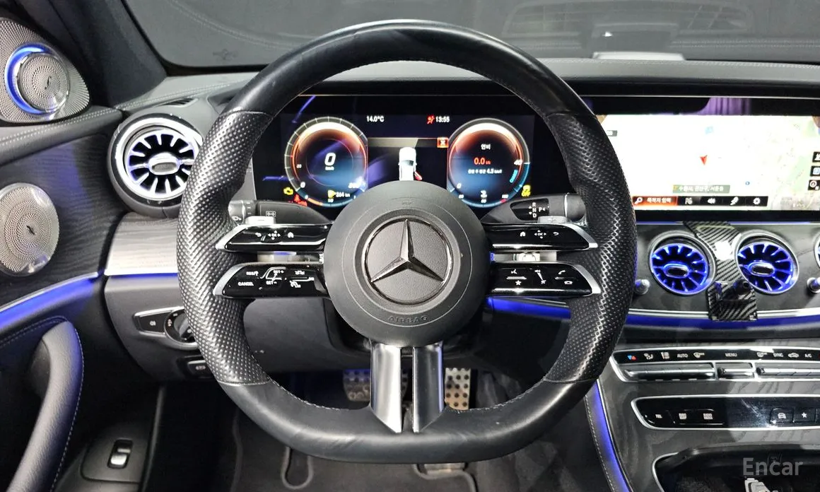 Фото 13 - Mercedes-Benz E-Class