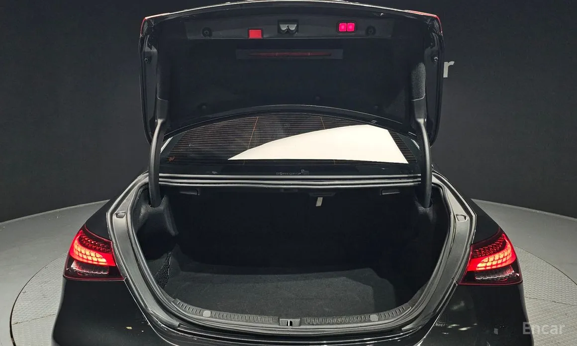 Фото 20 - Mercedes-Benz E-Class