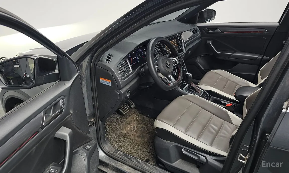 Фото 11 - Volkswagen T-Roc