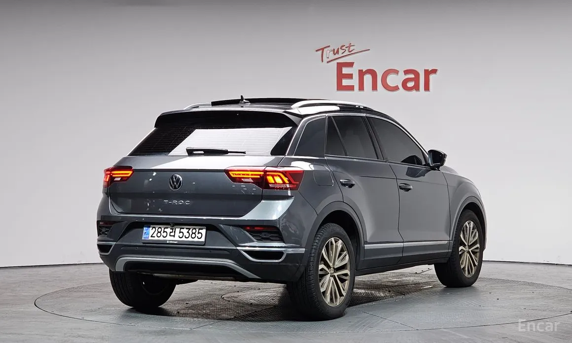 Фото 2 - Volkswagen T-Roc