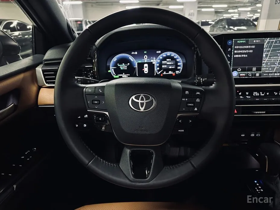 Фото 12 - Toyota Camry