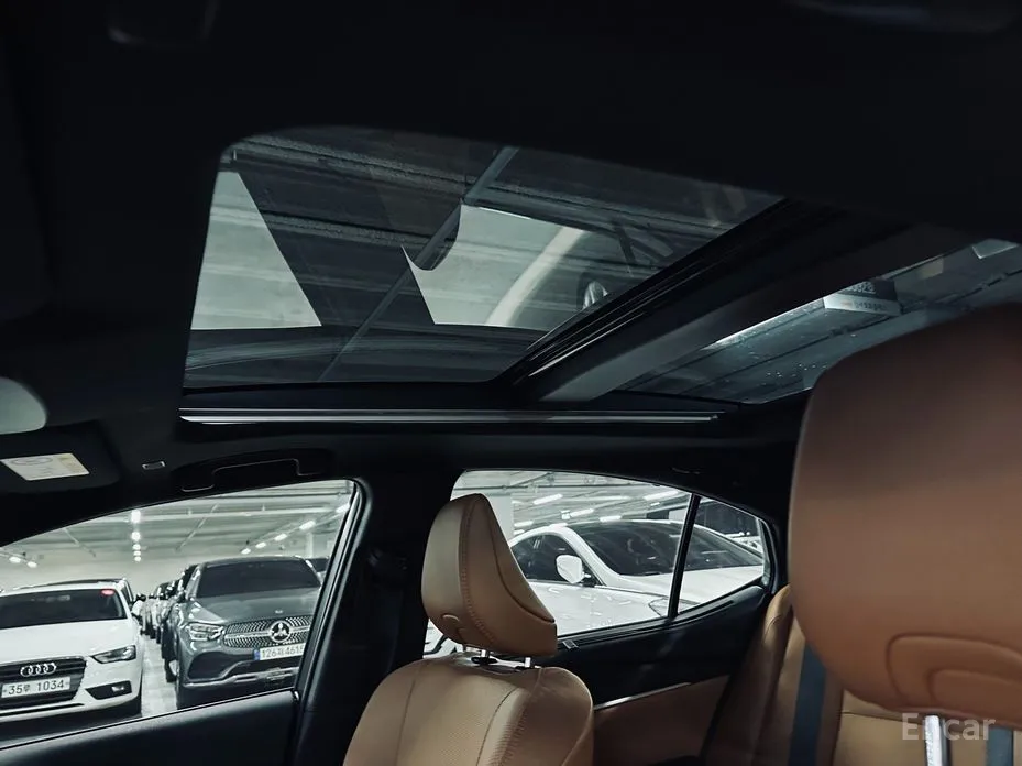 Фото 17 - Toyota Camry