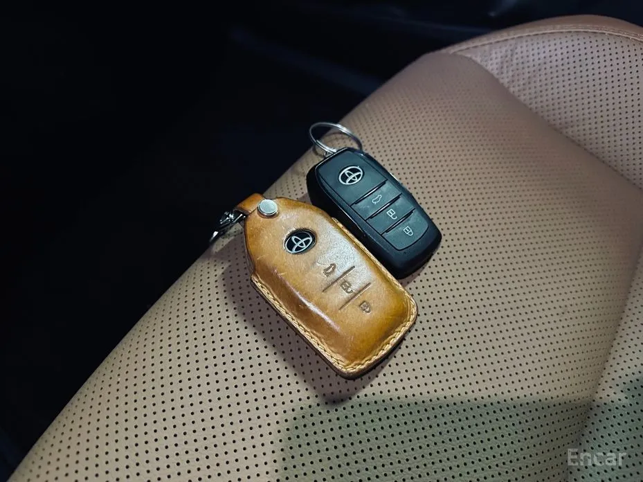 Фото 20 - Toyota Camry