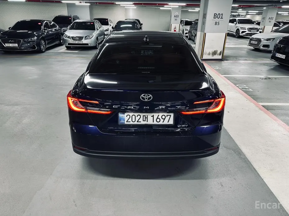 Фото 4 - Toyota Camry