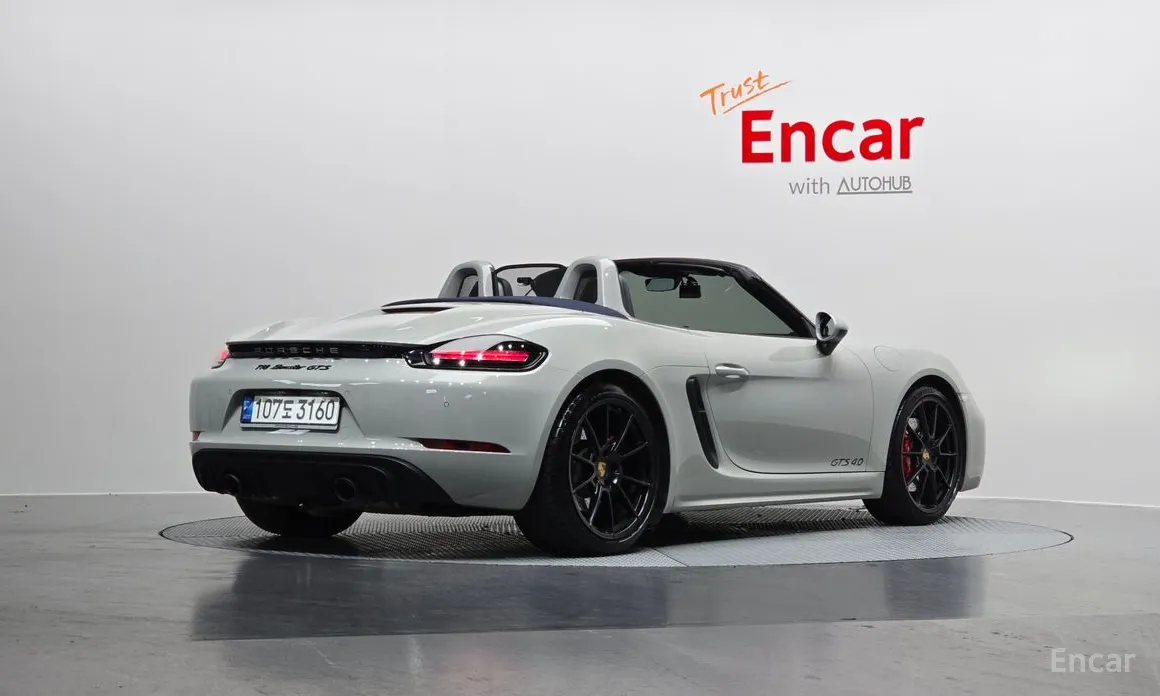 Фото 2 - Porsche 718