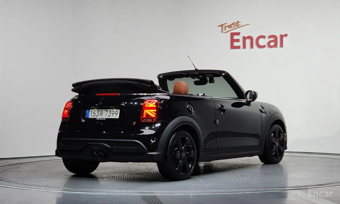 Фото 2 - Mini Cooper Convertible
