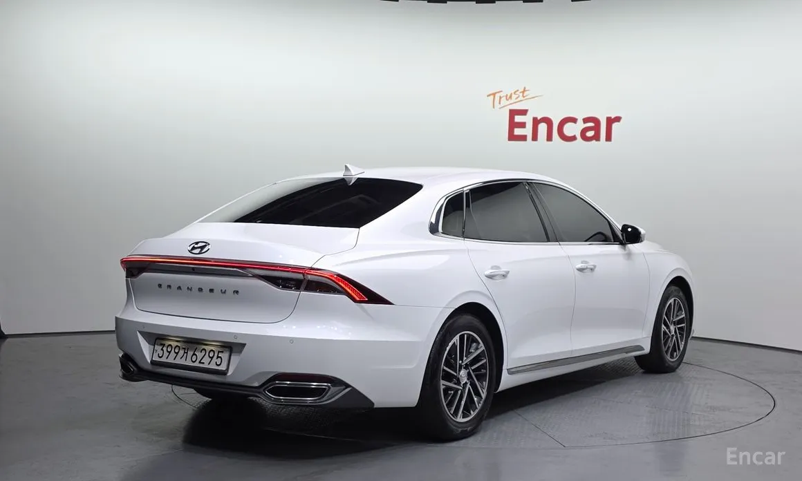 Фото 2 - Hyundai Grandeur