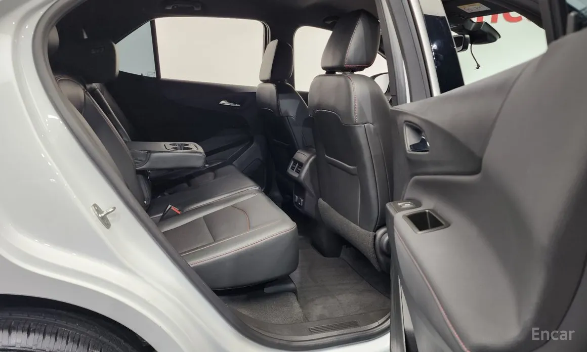 Фото 12 - Chevrolet Equinox