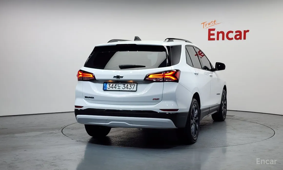 Фото 4 - Chevrolet Equinox