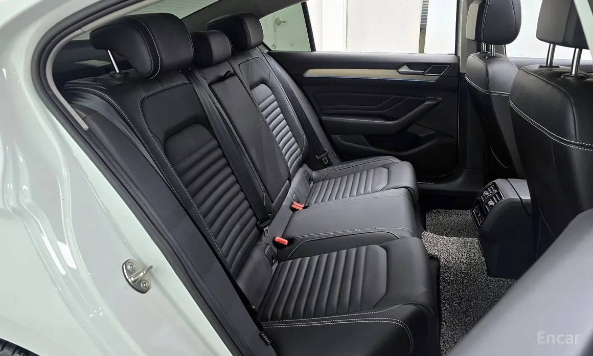 Фото 12 - Volkswagen Passat