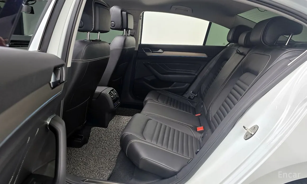 Фото 13 - Volkswagen Passat