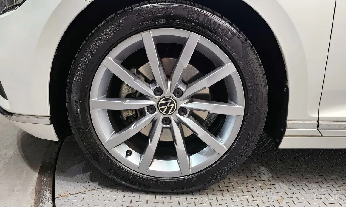 Фото 5 - Volkswagen Passat