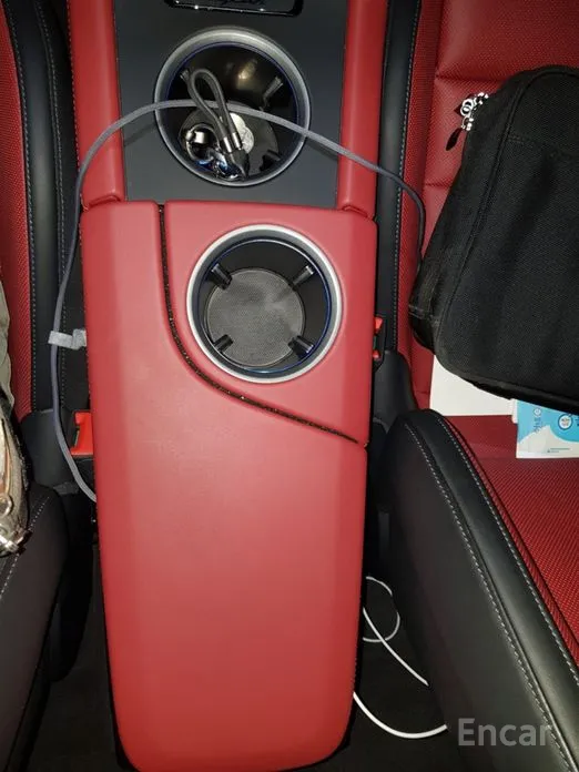 Фото 10 - Porsche Taycan