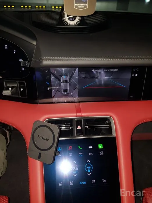 Фото 9 - Porsche Taycan