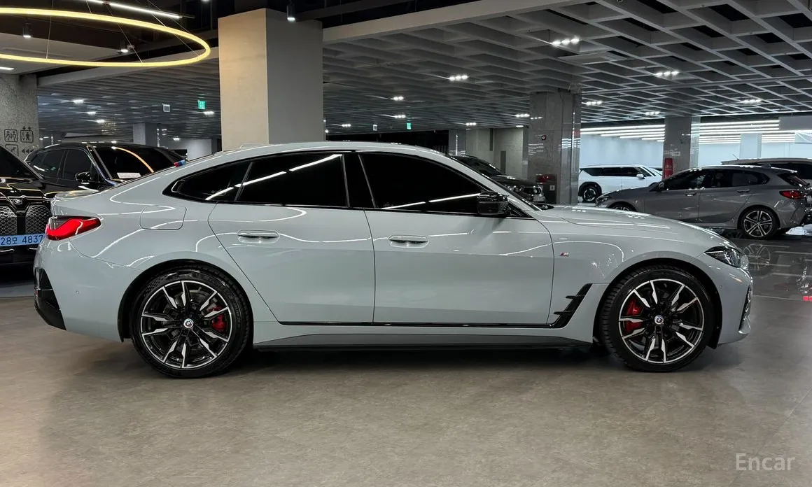 Фото 14 - BMW i4