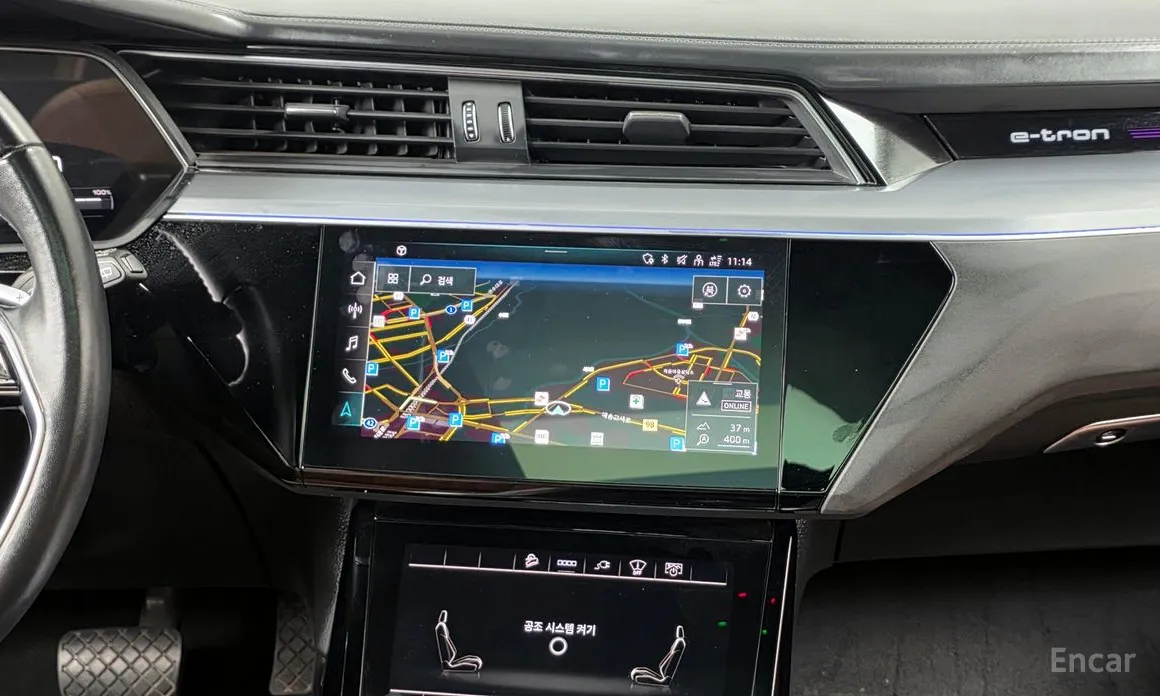 Фото 14 - Audi e-tron