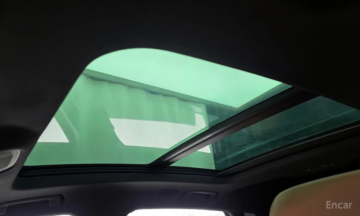 Фото 19 - Audi e-tron