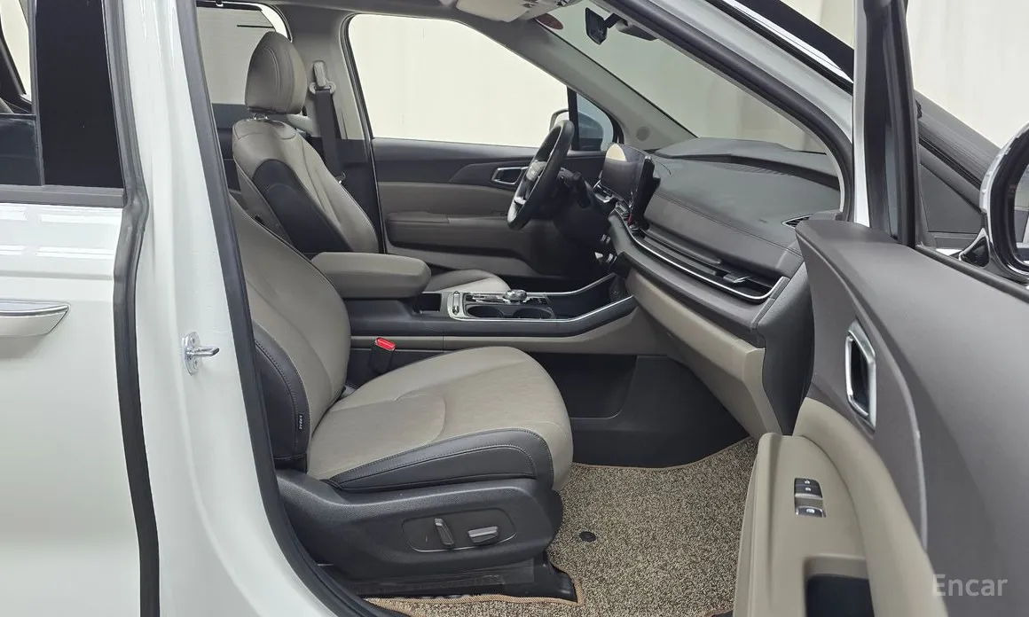 Фото 11 - Kia Carnival