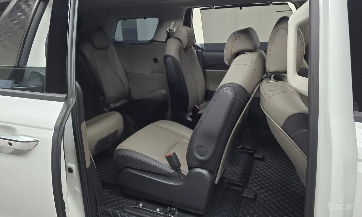 Фото 12 - Kia Carnival