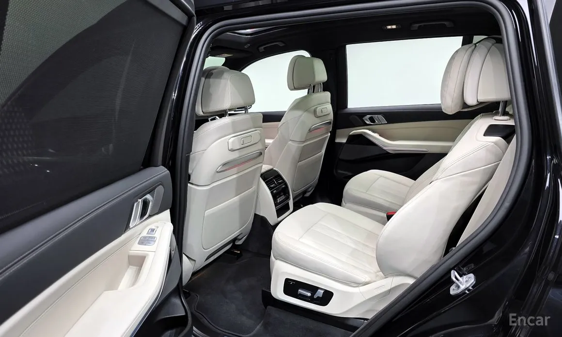 Фото 12 - BMW X7