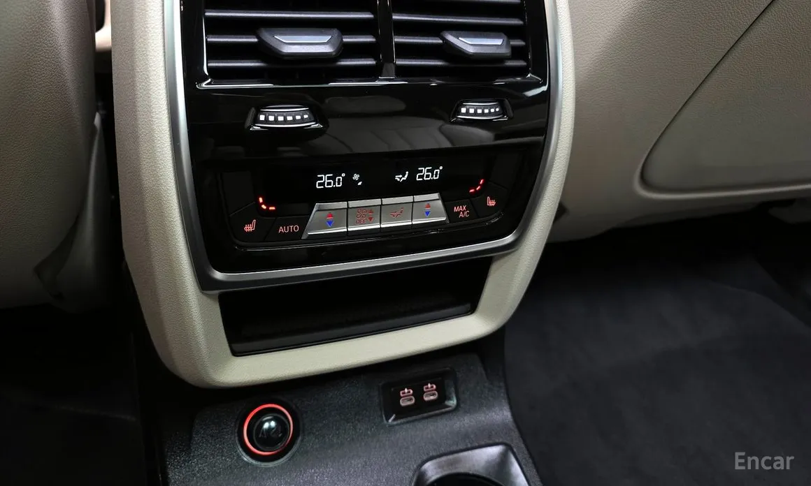 Фото 17 - BMW X7