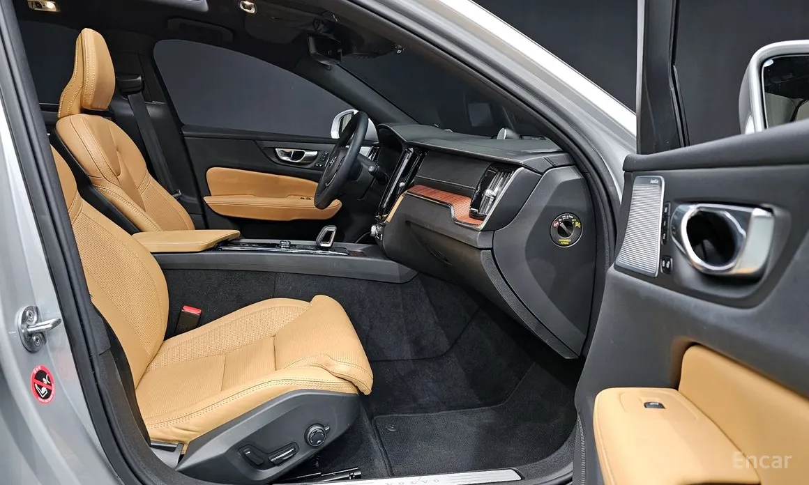 Фото 10 - Volvo V60