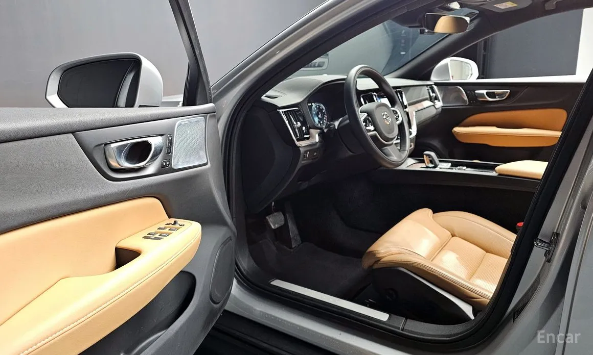 Фото 12 - Volvo V60