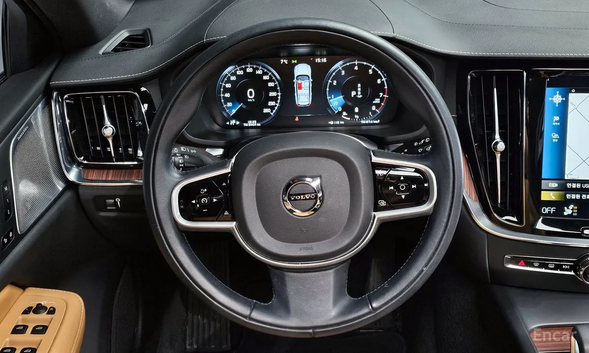 Фото 13 - Volvo V60