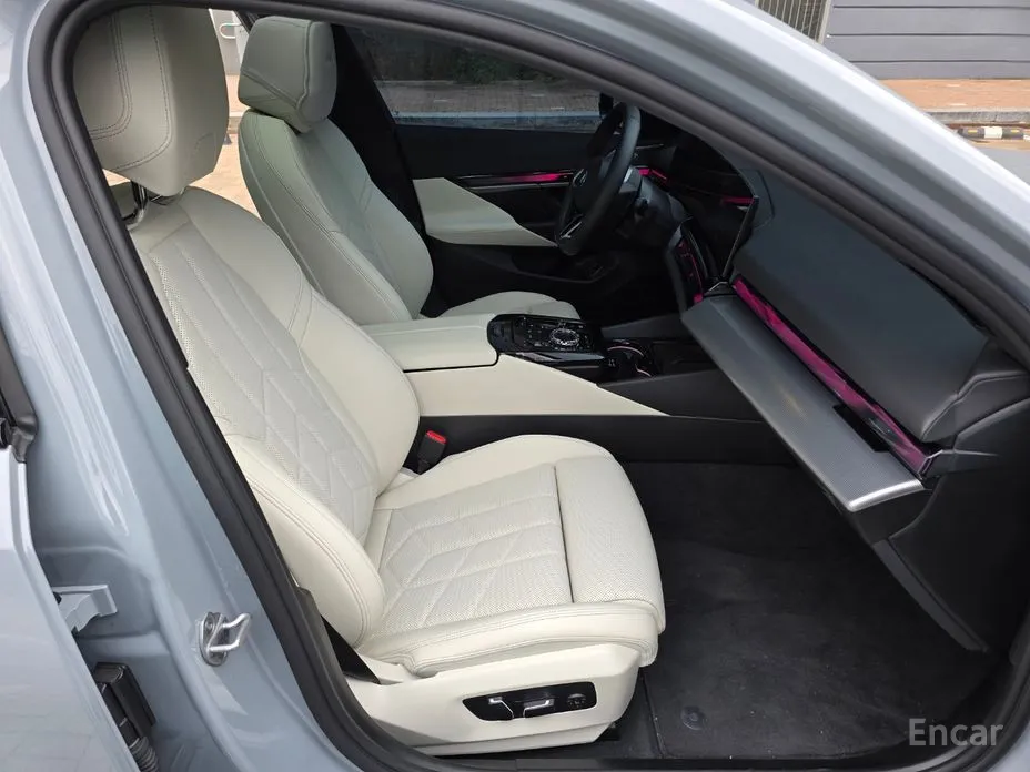 Фото 13 - BMW i5