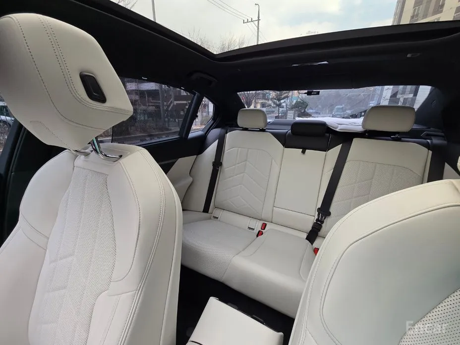 Фото 17 - BMW i5