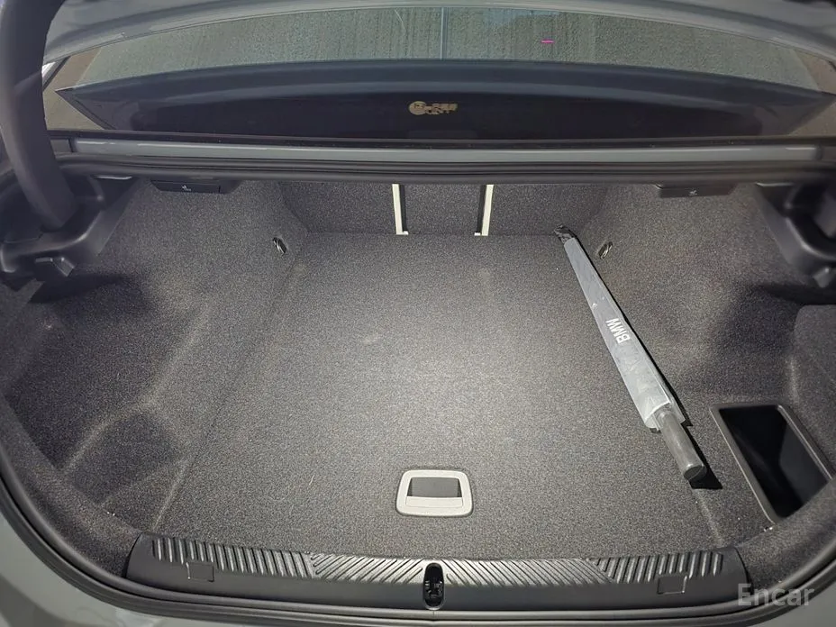 Фото 19 - BMW i5