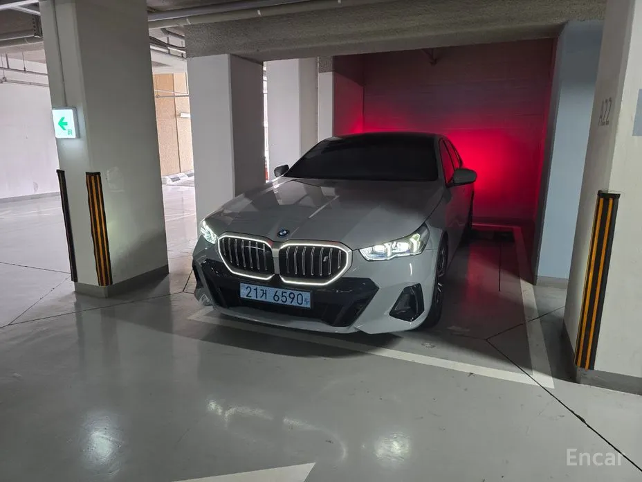 Фото 20 - BMW i5