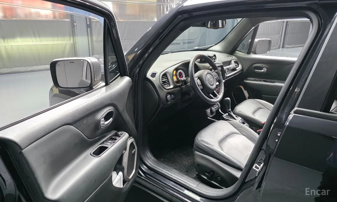 Фото 10 - Jeep Renegade