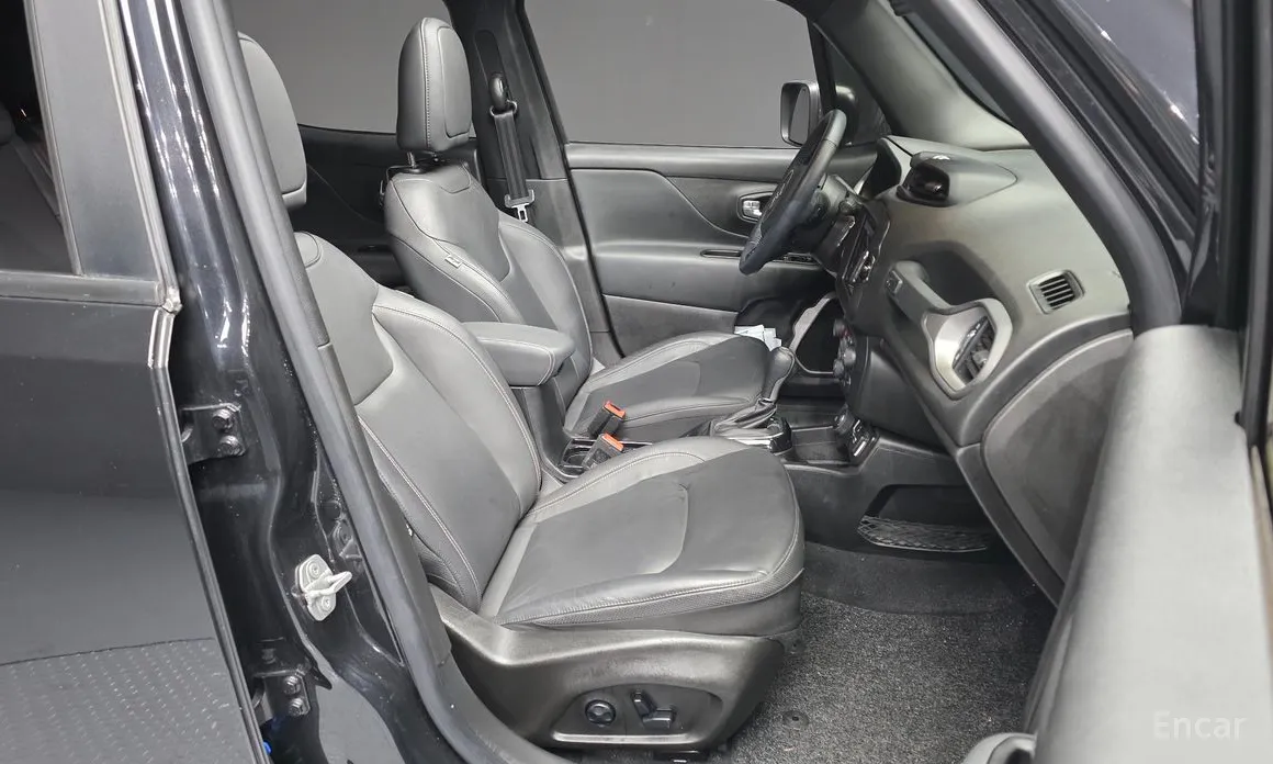 Фото 11 - Jeep Renegade