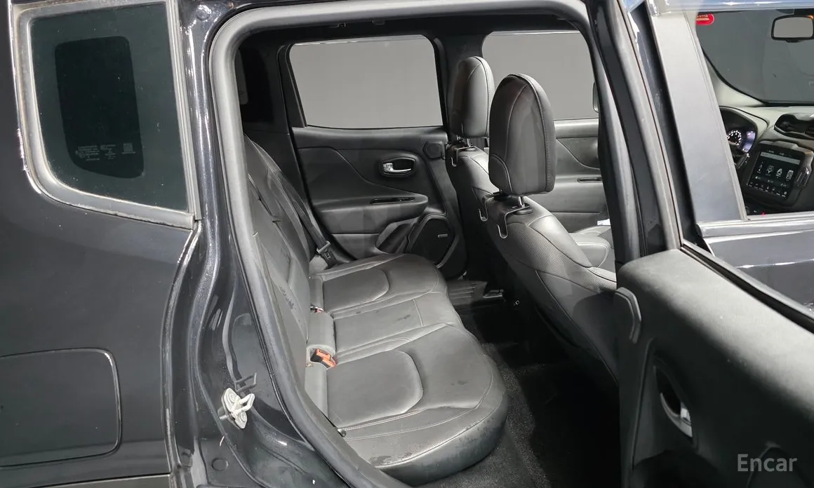 Фото 12 - Jeep Renegade