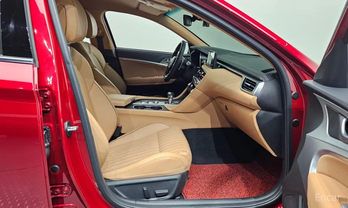 Фото 11 - Genesis G70