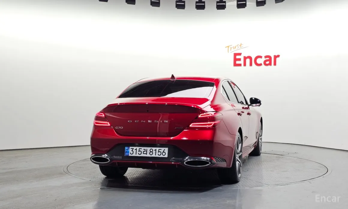 Фото 4 - Genesis G70