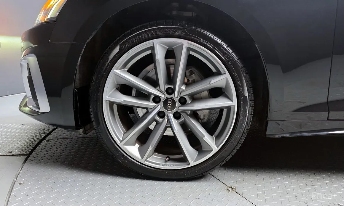 Фото 5 - Audi A5