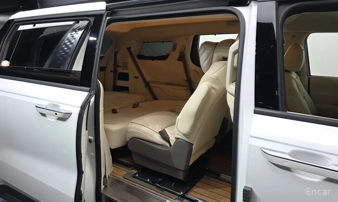 Фото 12 - Kia Carnival