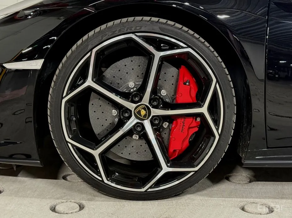 Фото 12 - Lamborghini Huracan