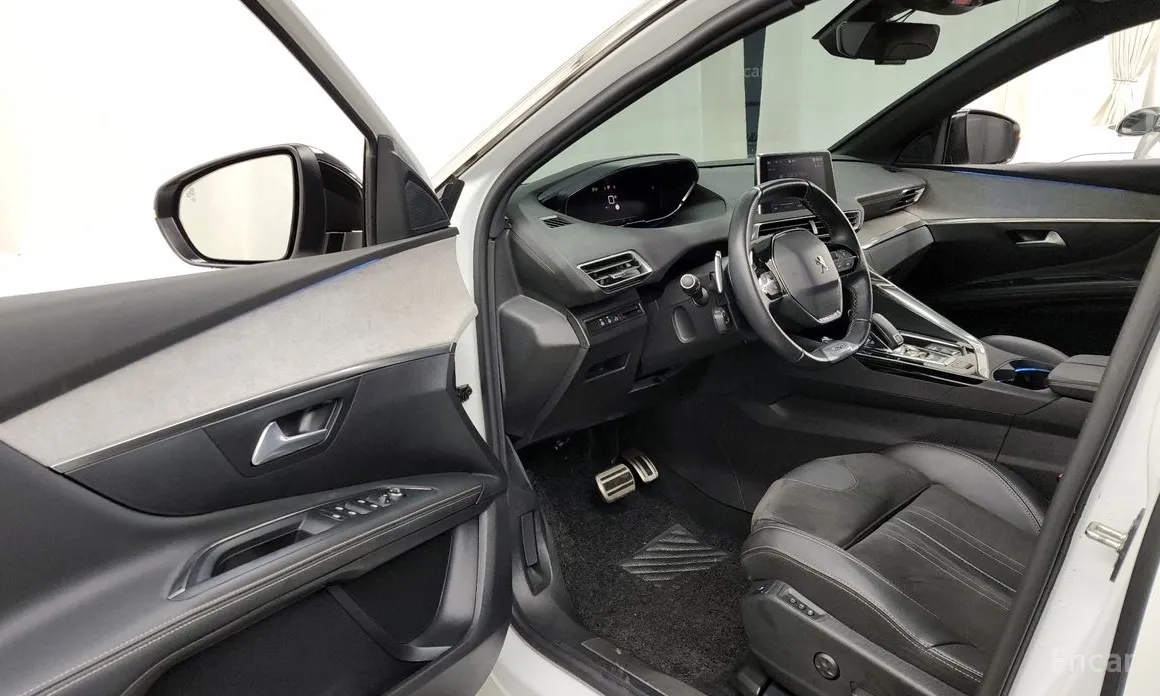 Фото 10 - Peugeot 5008