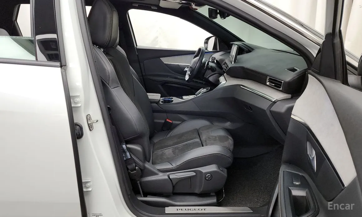 Фото 11 - Peugeot 5008