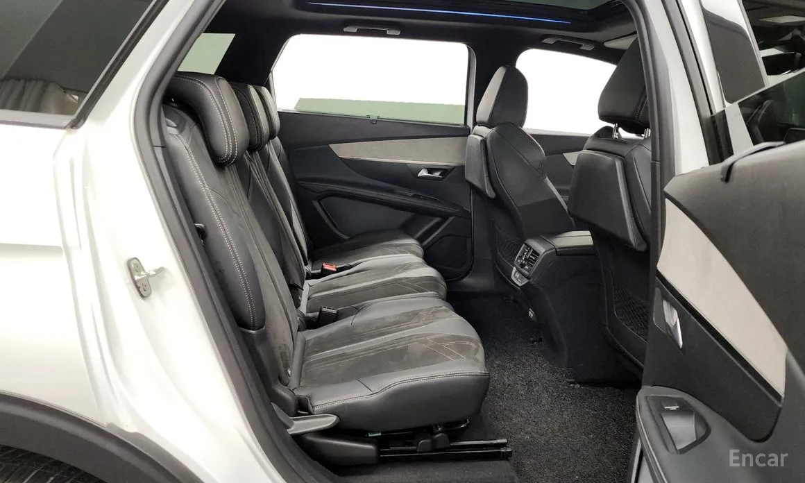 Фото 12 - Peugeot 5008